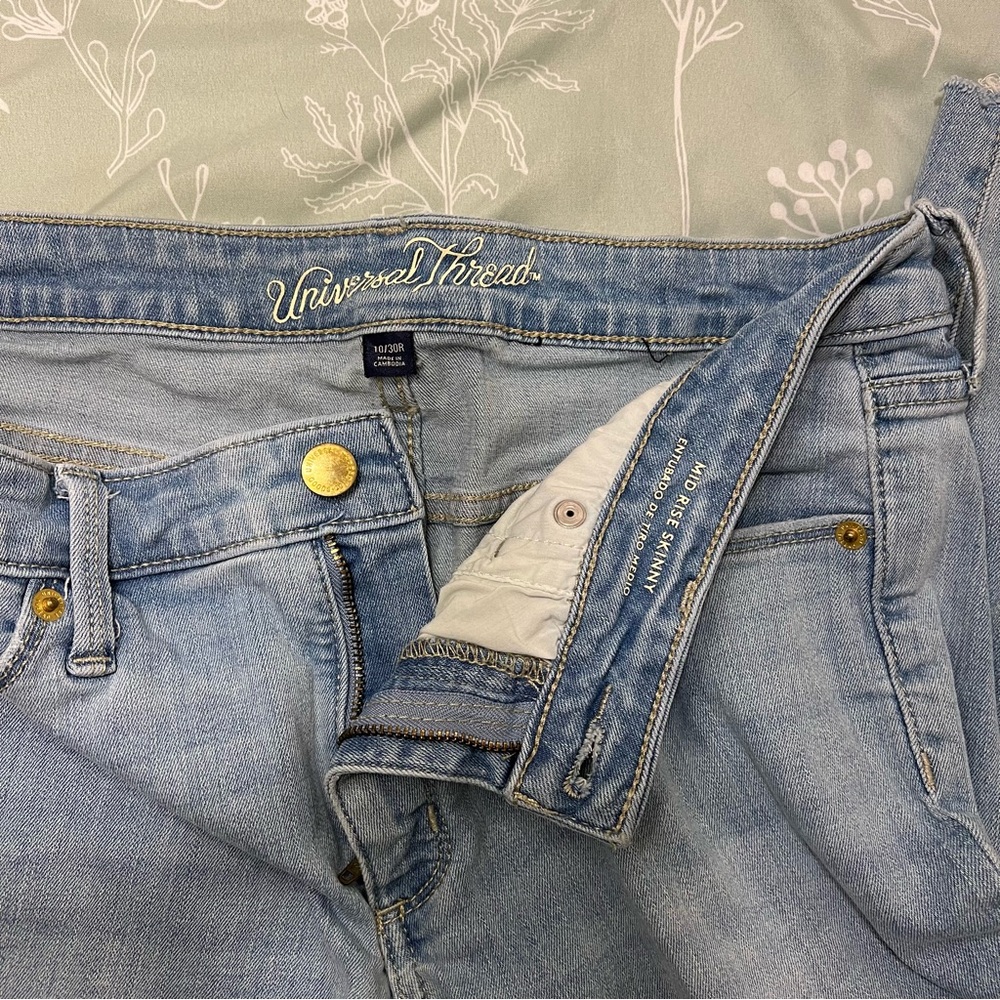 Universal Thread Mid Rise Skinny Jeans